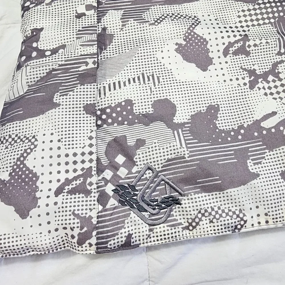 Burton Command Camo Style Print Winter Puffer Vest‎ Women's Size Small
